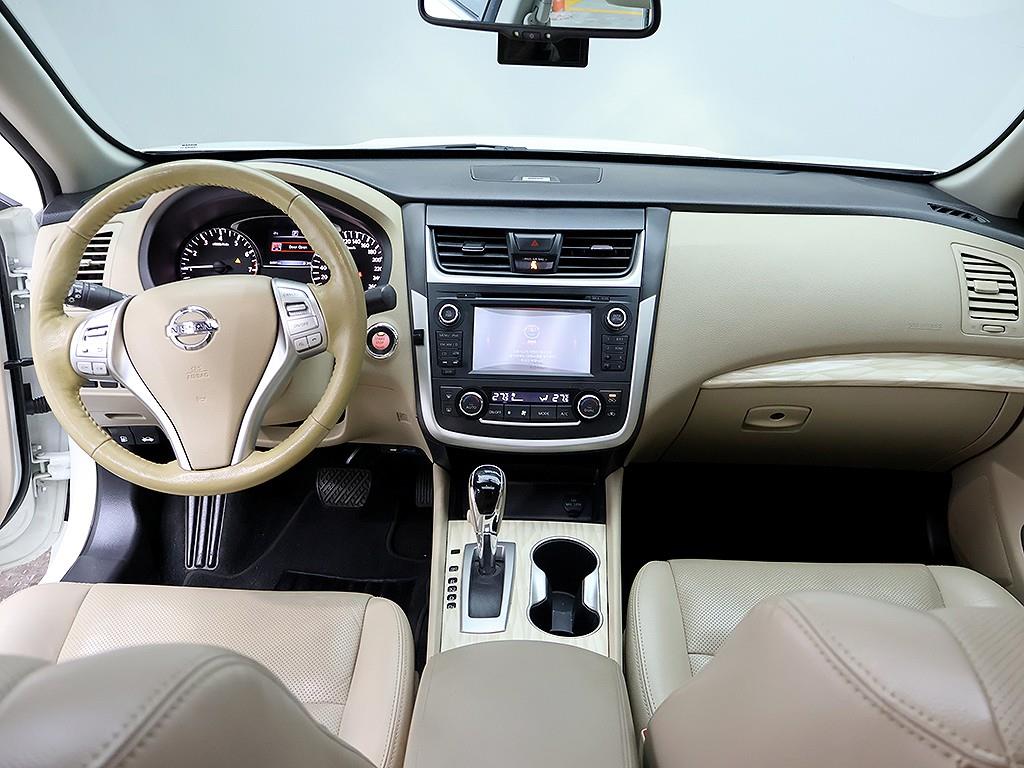 Nissan Altima - Vista 9