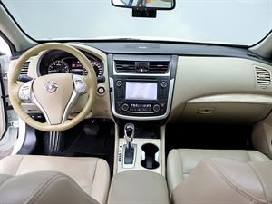 Nissan Altima - Vista 10