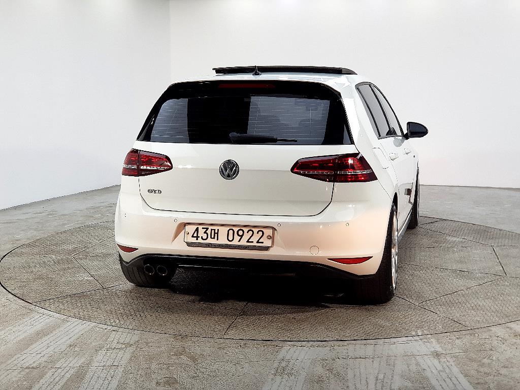 Volkswagen Golf - Vista 3