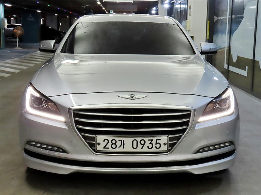 HYUNDAI Genesis - Vista 2