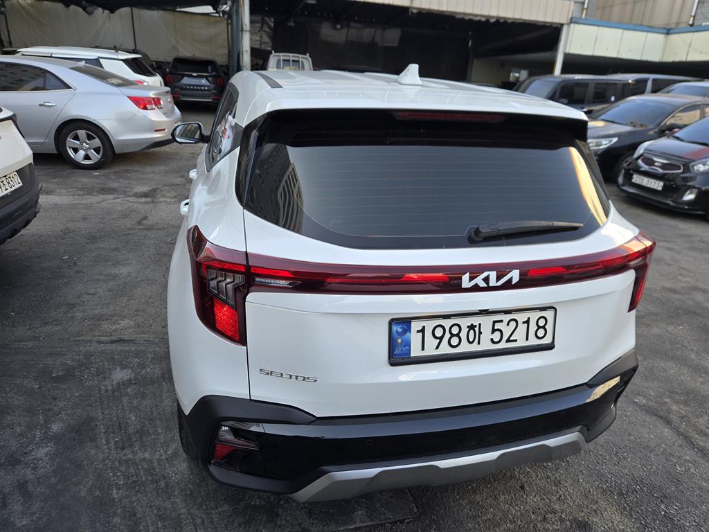 KIA Seltos - Vista 2
