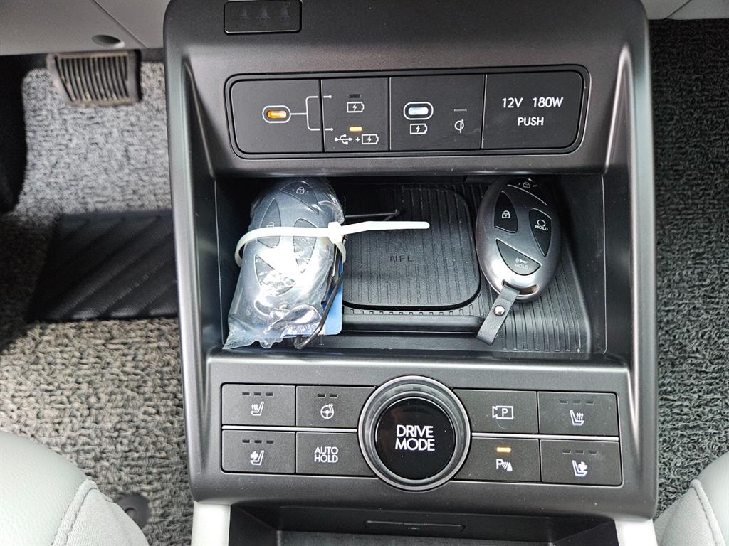 HYUNDAI Kona - Vista 12