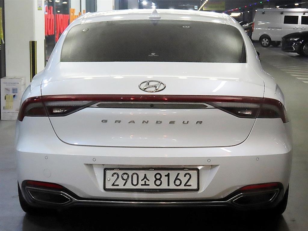 HYUNDAI Grandeur - Vista 5