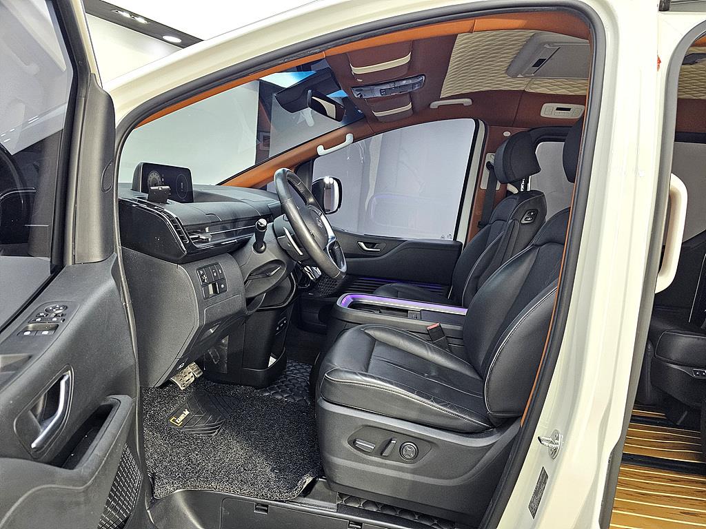 HYUNDAI Staria - Vista 8