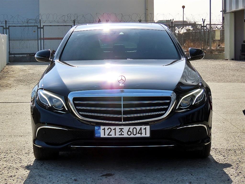 Mercedes Benz E class 2019 Negro - Importación desde Corea - HF Imports Iquique - Foto 1