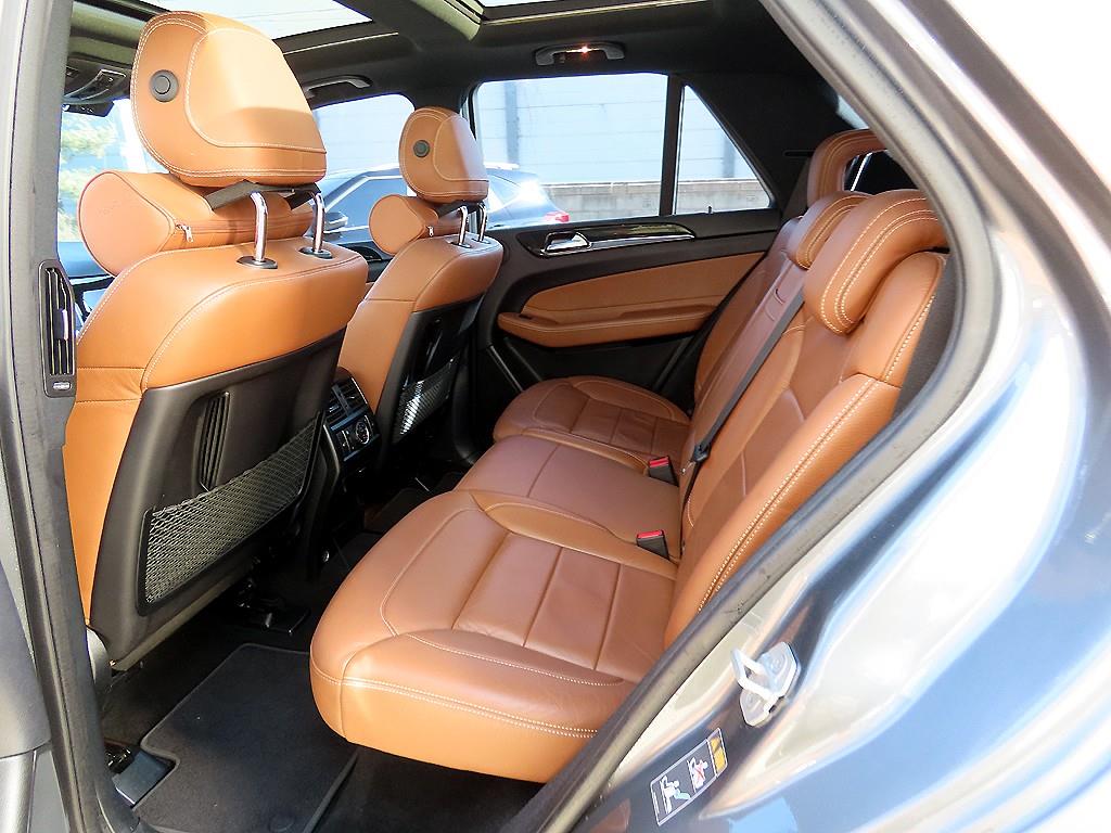 Mercedes Benz GLE Class - Vista 6