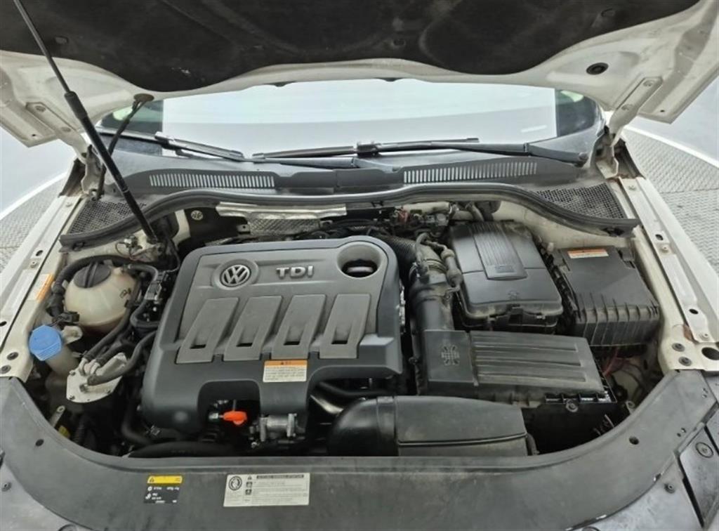 Volkswagen CC - Vista 5