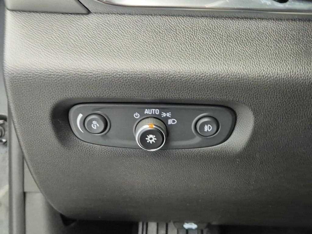 Chevrolet Travers 2021 Negro - Importación desde Corea - HF Imports Iquique - Foto 18