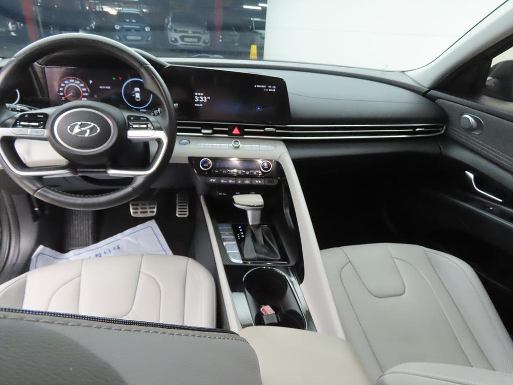 HYUNDAI Avante - Vista 7