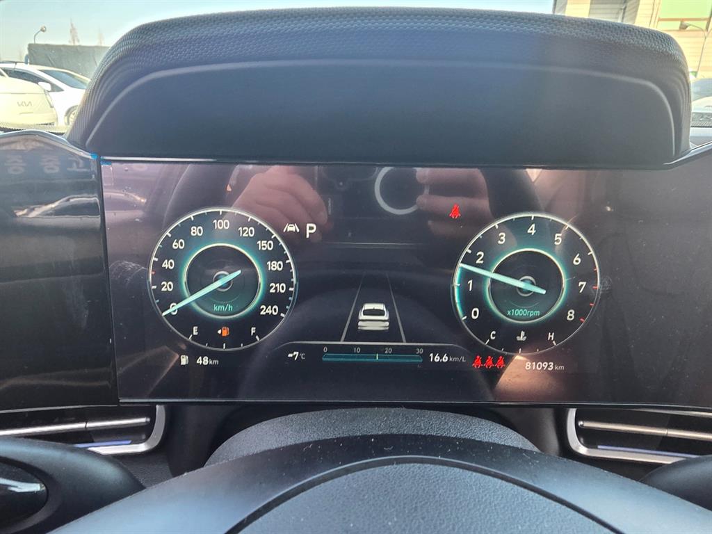 HYUNDAI Avante - Vista 8