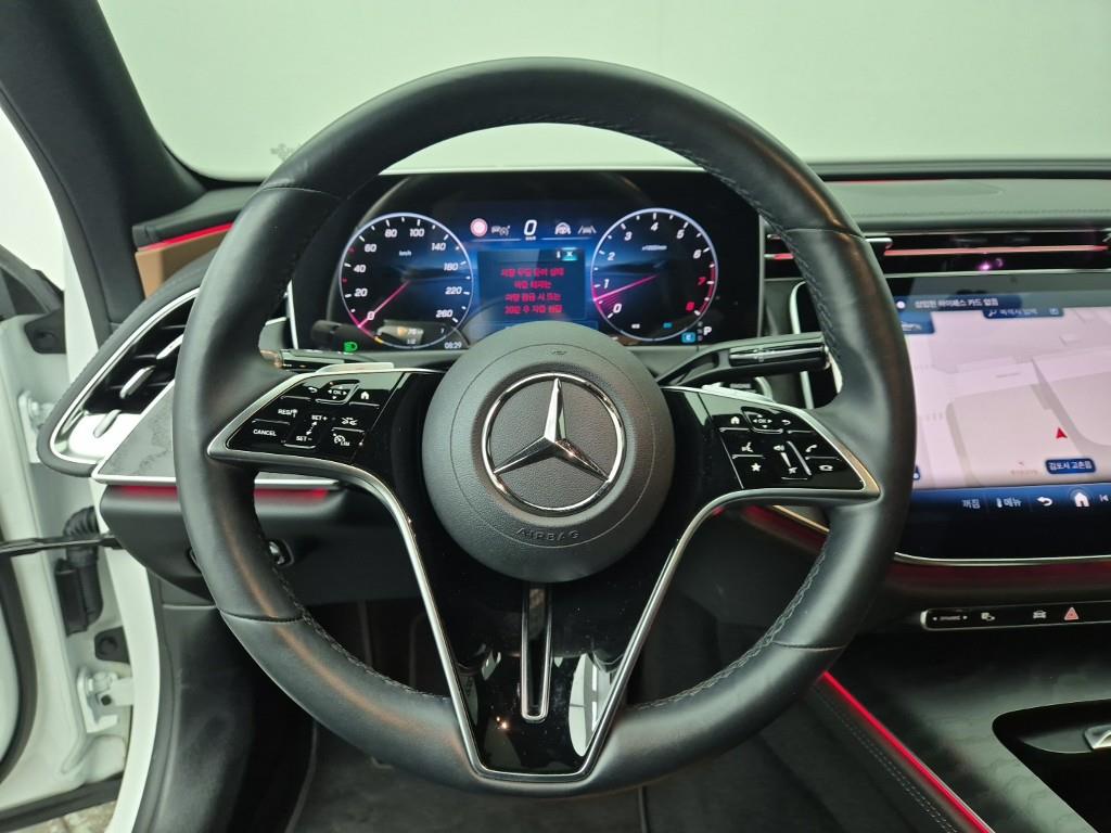 Mercedes Benz E class - Vista 9