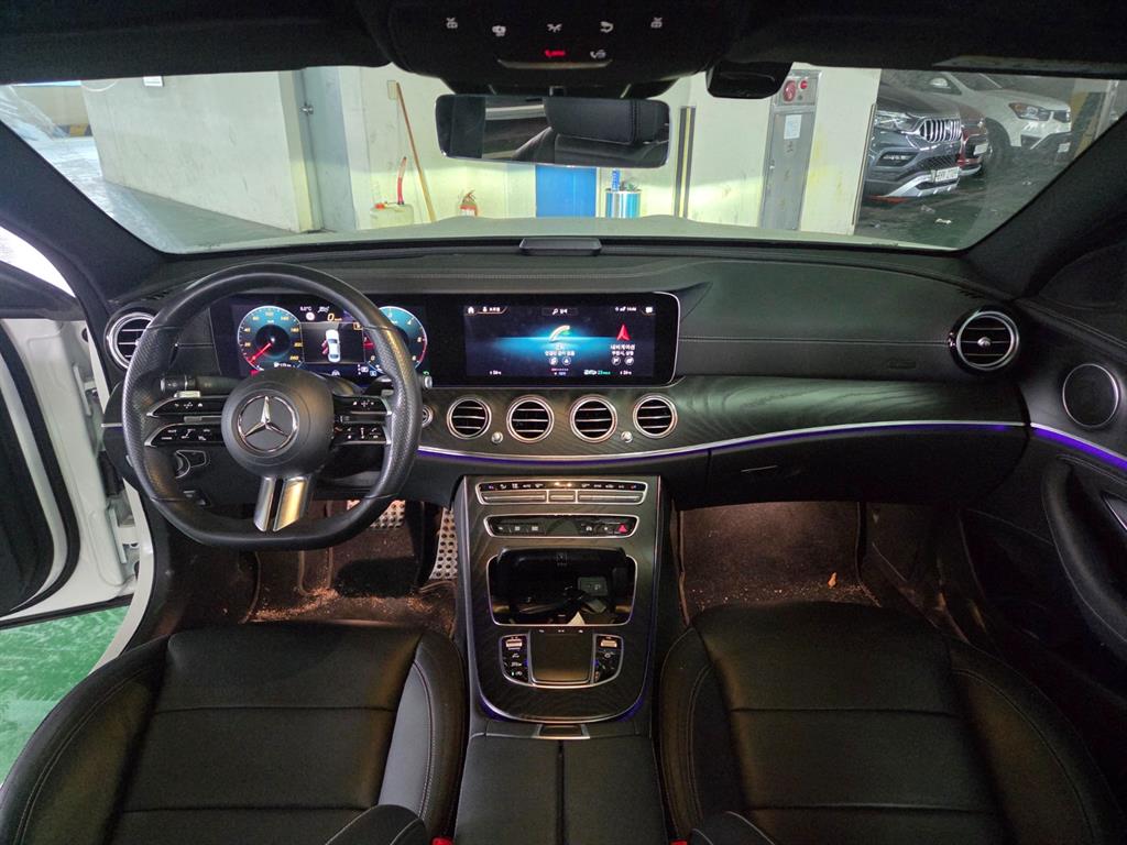 Mercedes Benz E class - Vista 8