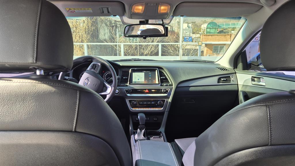 HYUNDAI Sonata - Vista 12