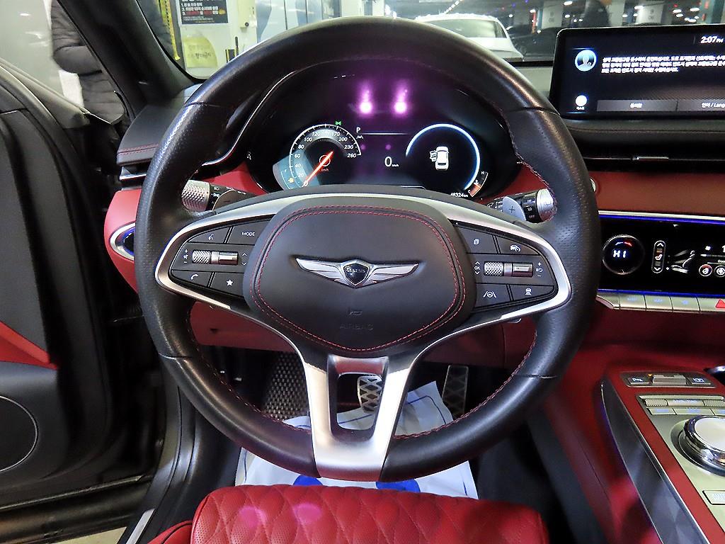 Genesis GV70 - Vista 8