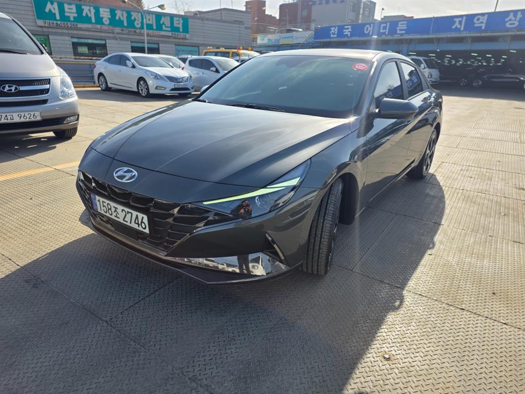 HYUNDAI Avante - Vista 2