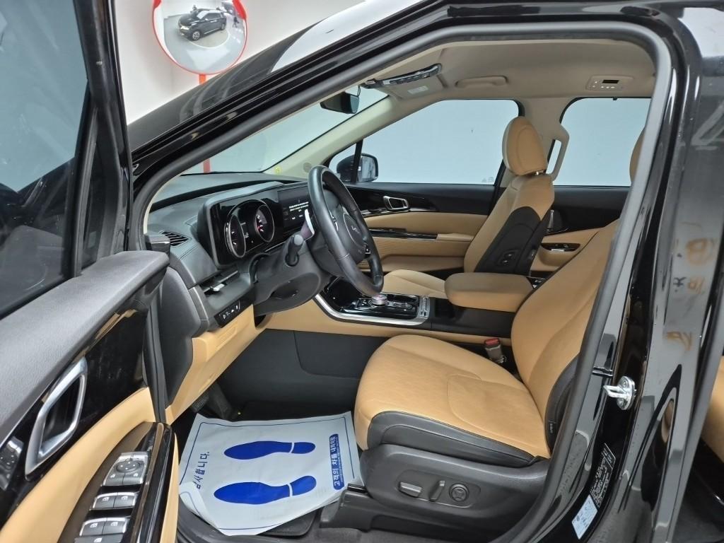 KIA Carnival - Vista 11