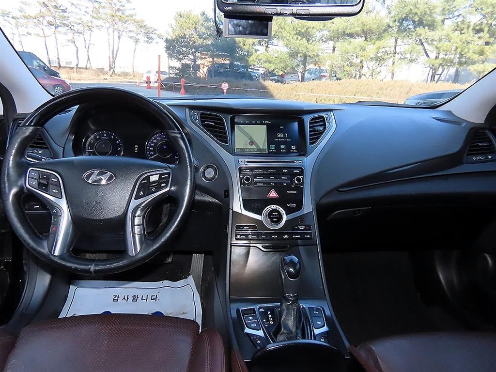 HYUNDAI Grandeur - Vista 7