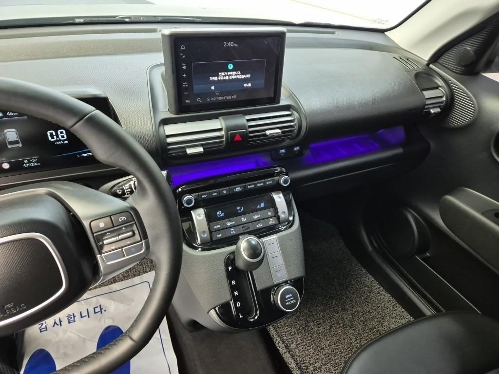 HYUNDAI Casper - Vista 10