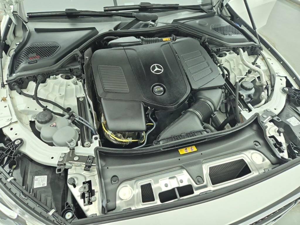 Mercedes Benz E class - Vista 6