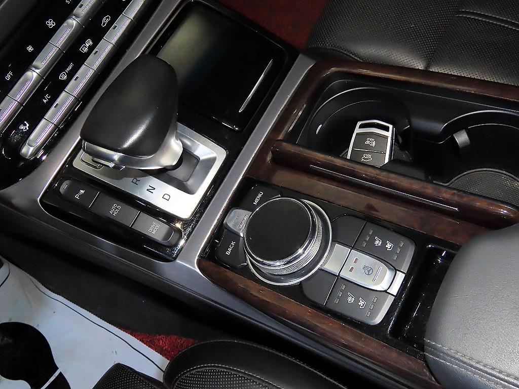 Genesis EQ900 - Vista 12