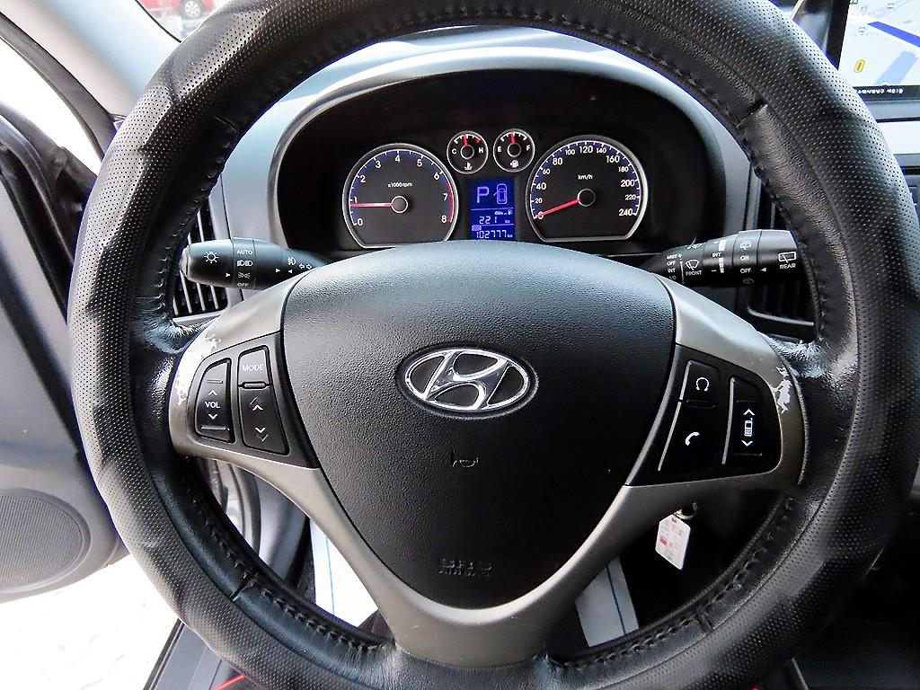 HYUNDAI i30 - Vista 8