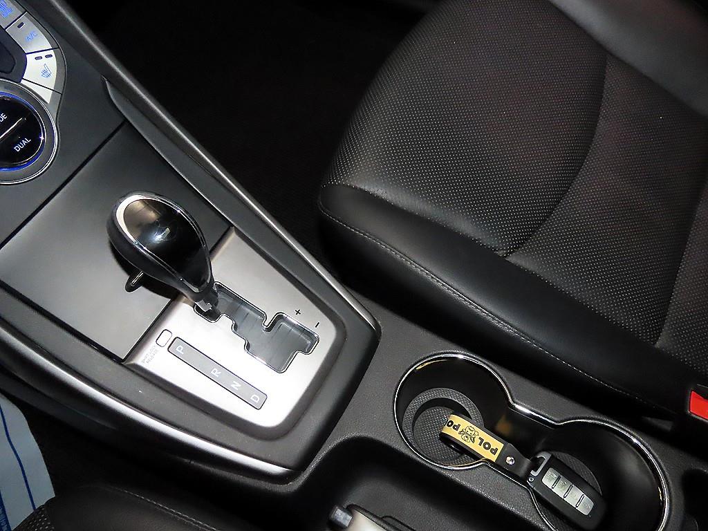 HYUNDAI Avante - Vista 12