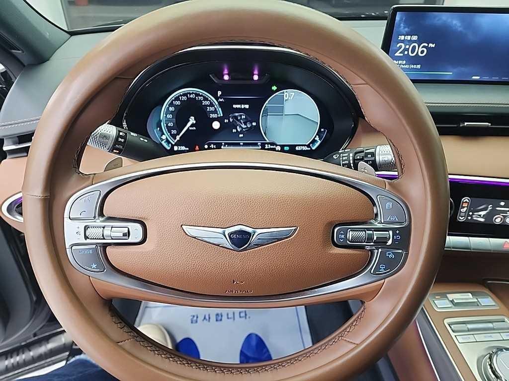 Genesis GV70 - Vista 9