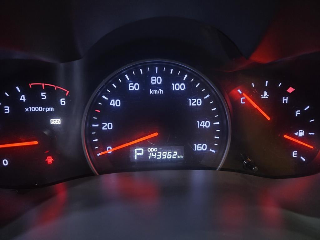 KIA Carnival - Vista 9