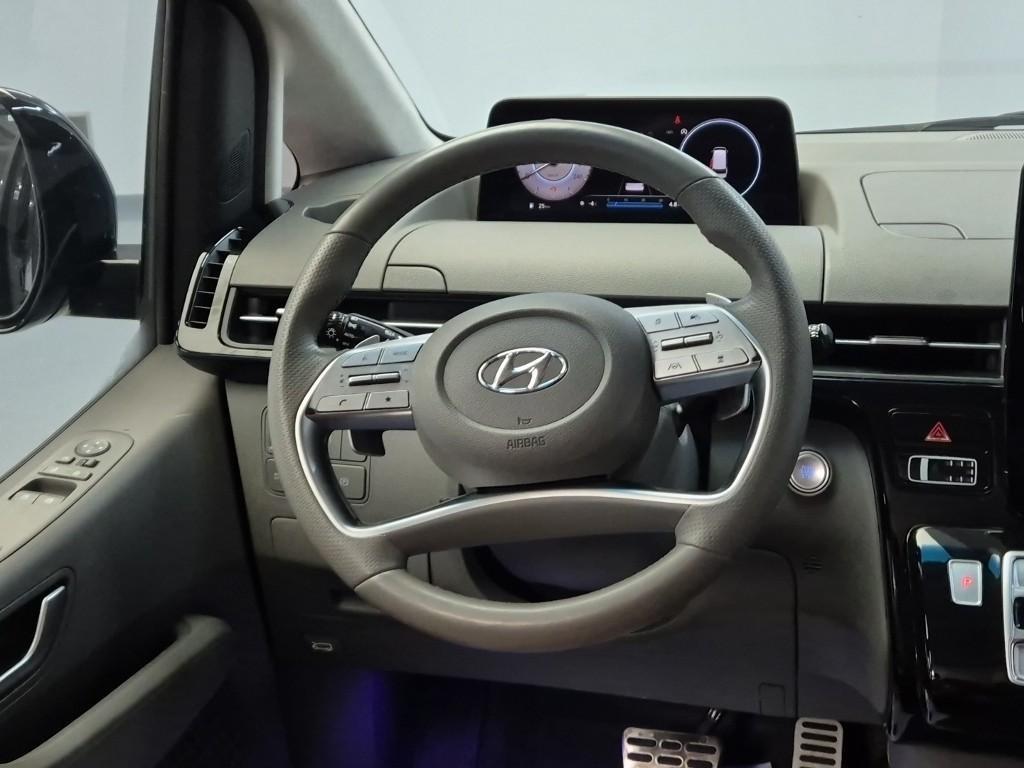 HYUNDAI Staria - Vista 9