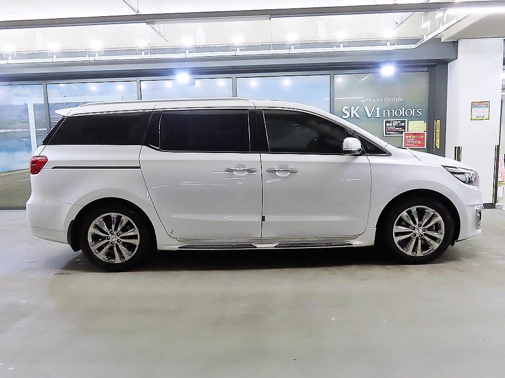 KIA Carnival - Vista 3