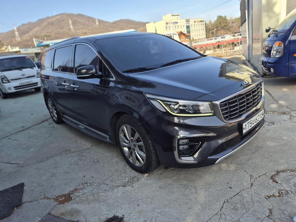 KIA Carnival - Vista 3