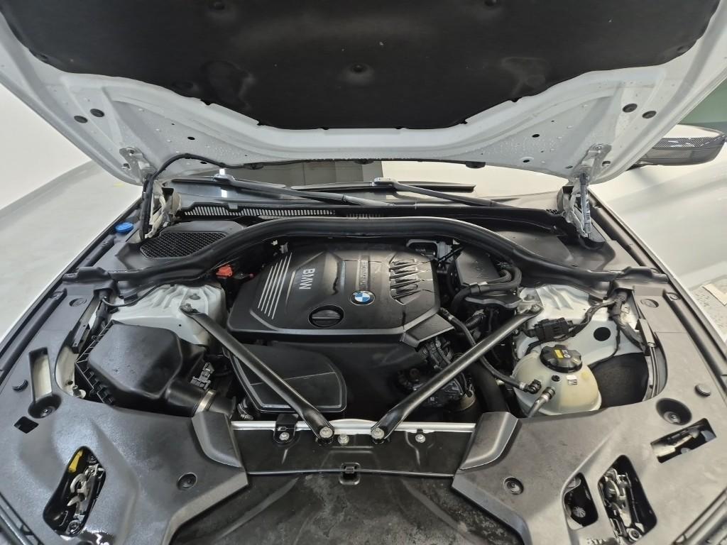 BMW 5 Series - Vista 5