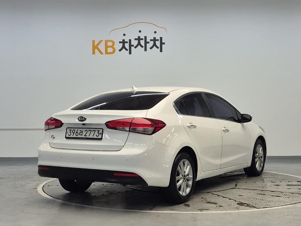 KIA K3 - Vista 3