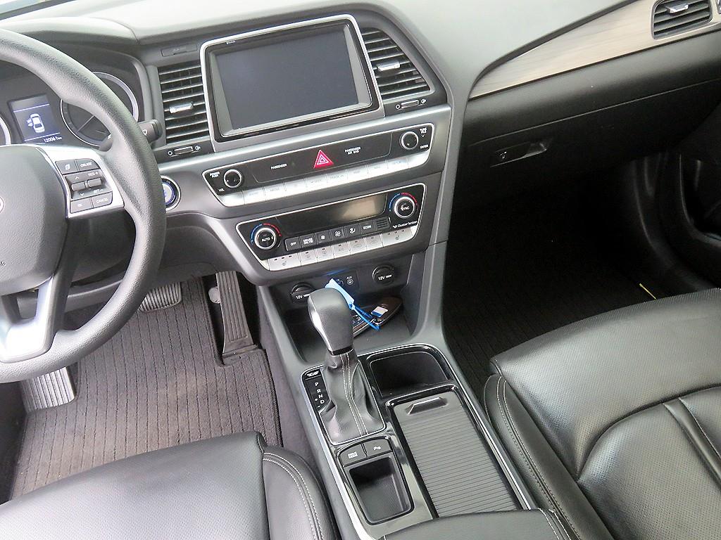 HYUNDAI Sonata - Vista 10