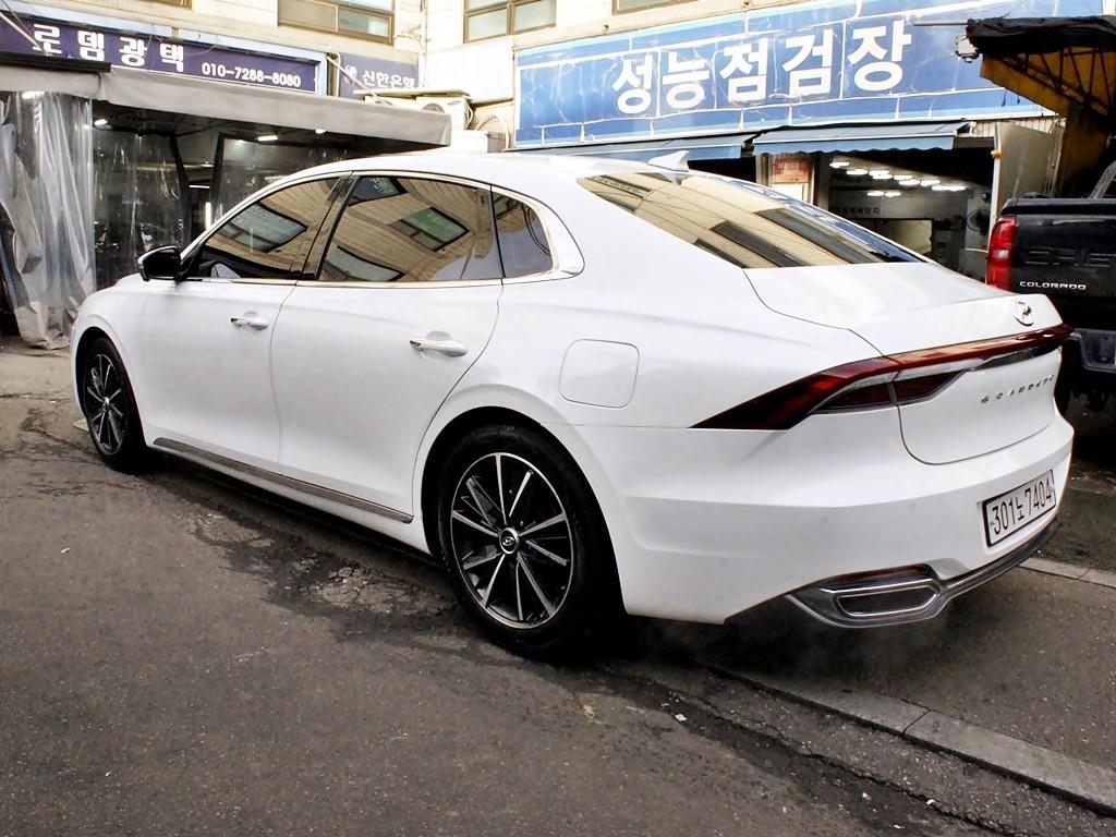 HYUNDAI Grandeur - Vista 7