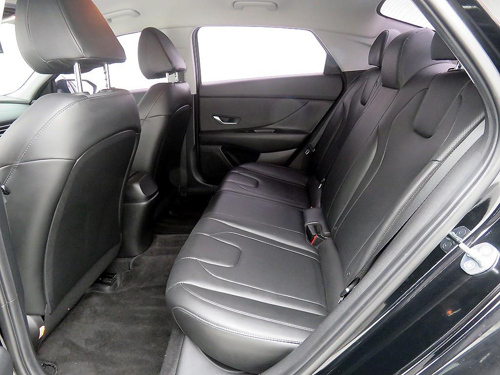 HYUNDAI Avante - Vista 7