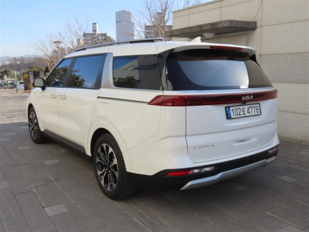 KIA Carnival - Vista 7