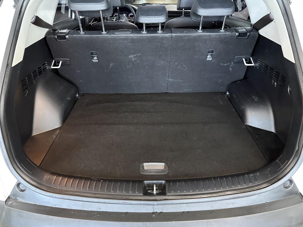 KIA Seltos - Vista 8