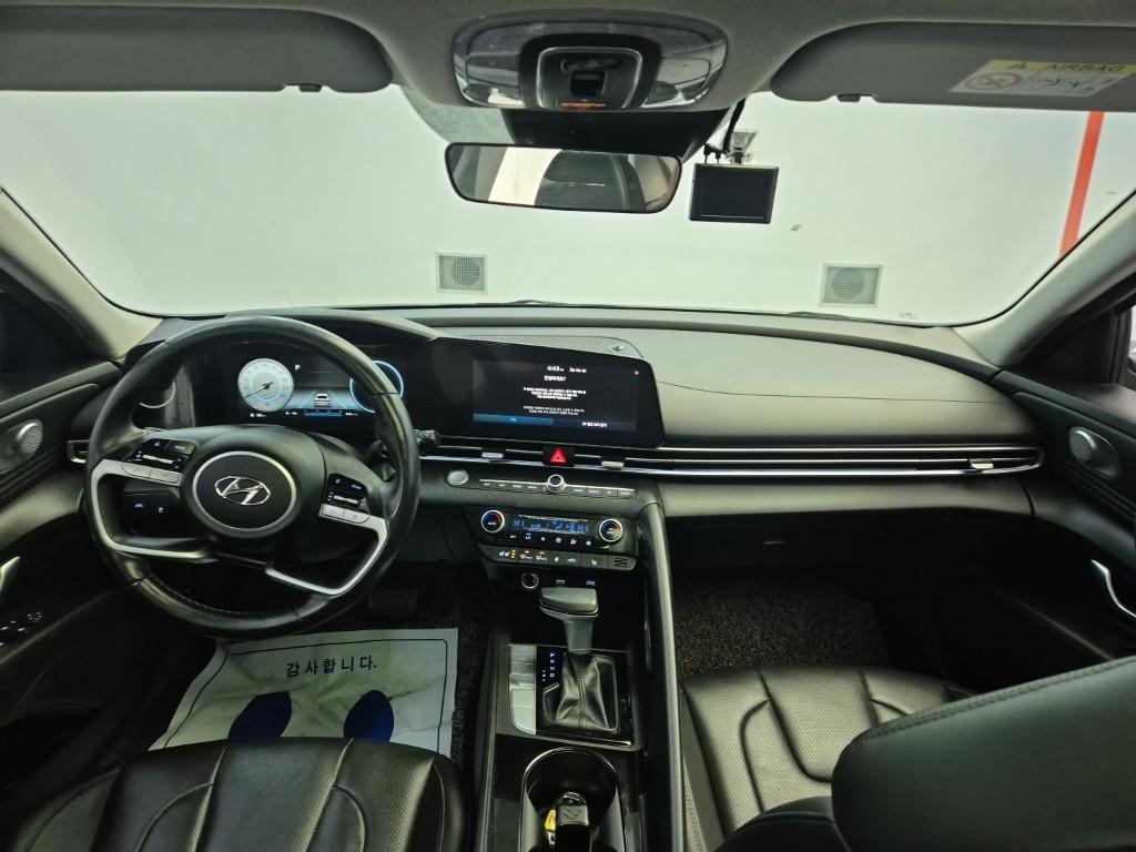 HYUNDAI Avante - Vista 7