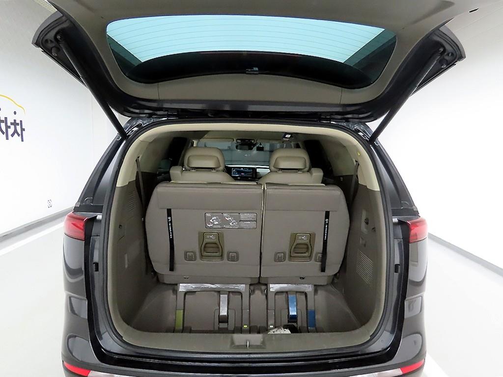 KIA Carnival - Vista 5