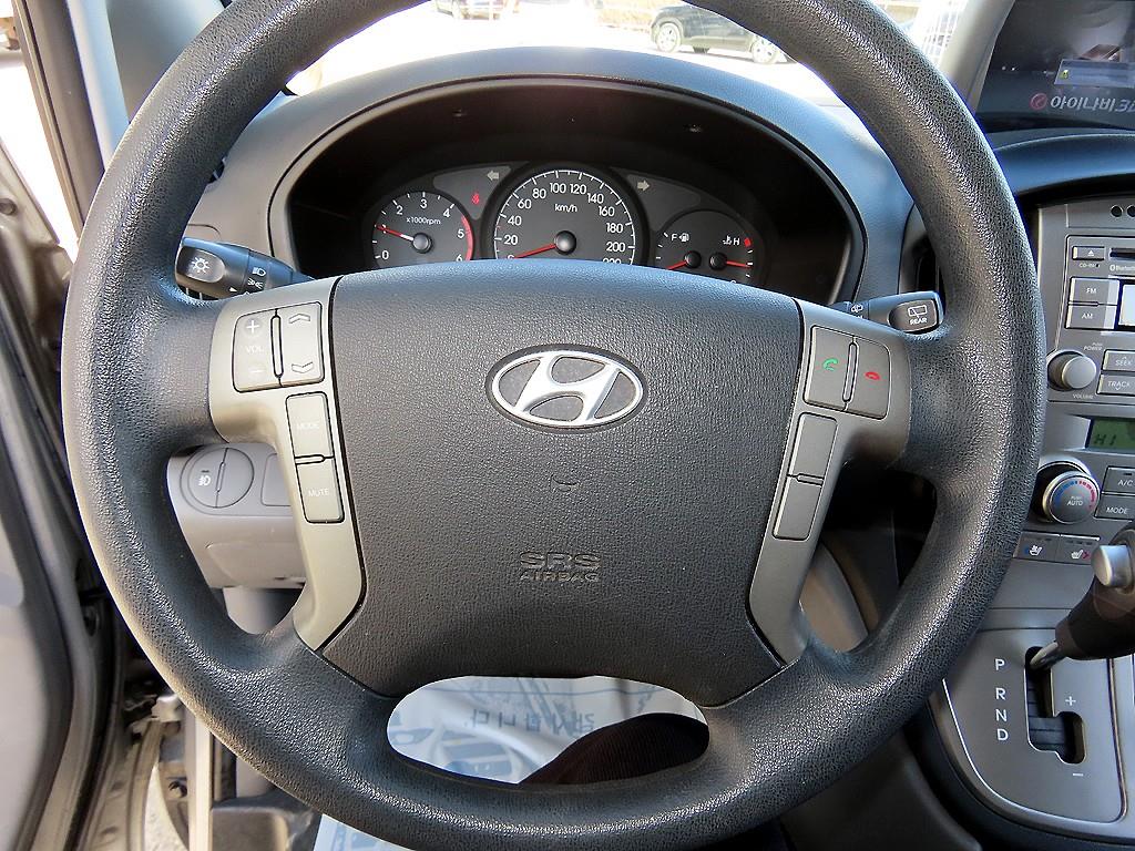 HYUNDAI Starex - Vista 9