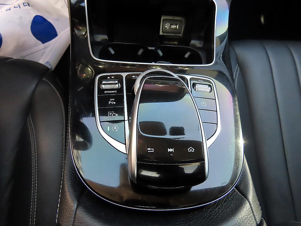 Mercedes Benz E class - Vista 12