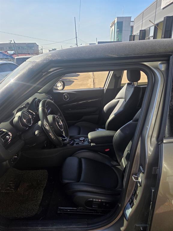 Mini Clubman - Vista 4