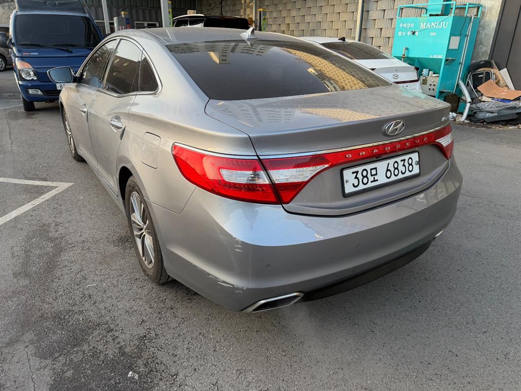 HYUNDAI Grandeur - Vista 2