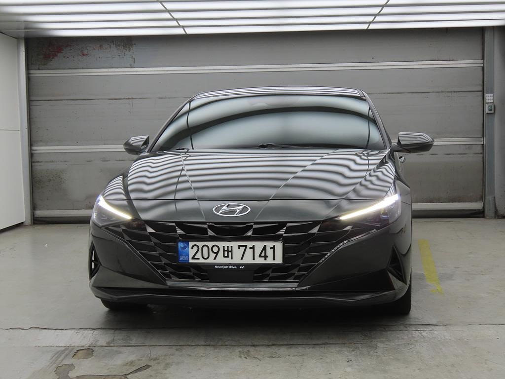 HYUNDAI Avante - Vista 2