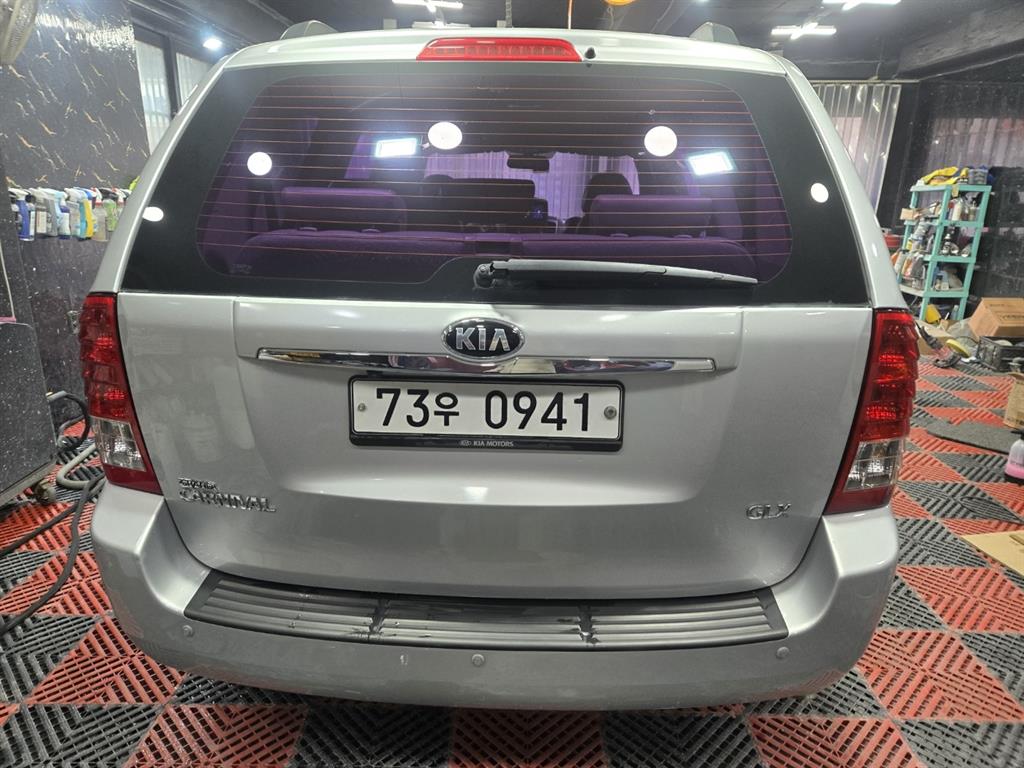 KIA Carnival - Vista 4