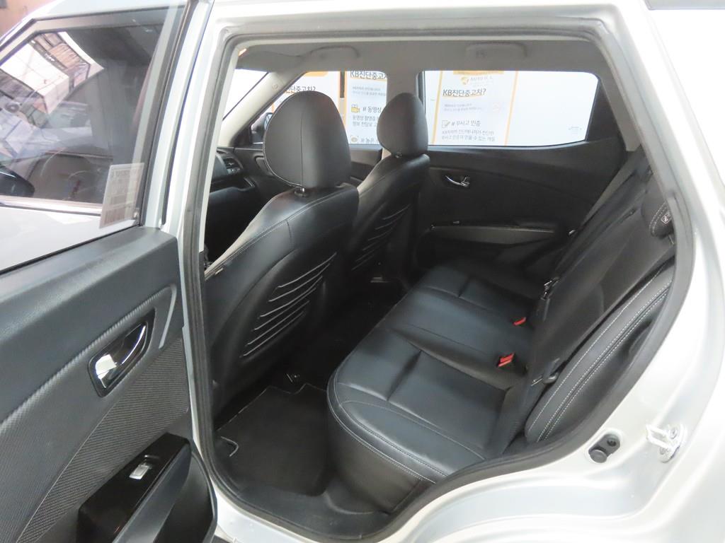 Ssangyong Tivoli - Vista 6