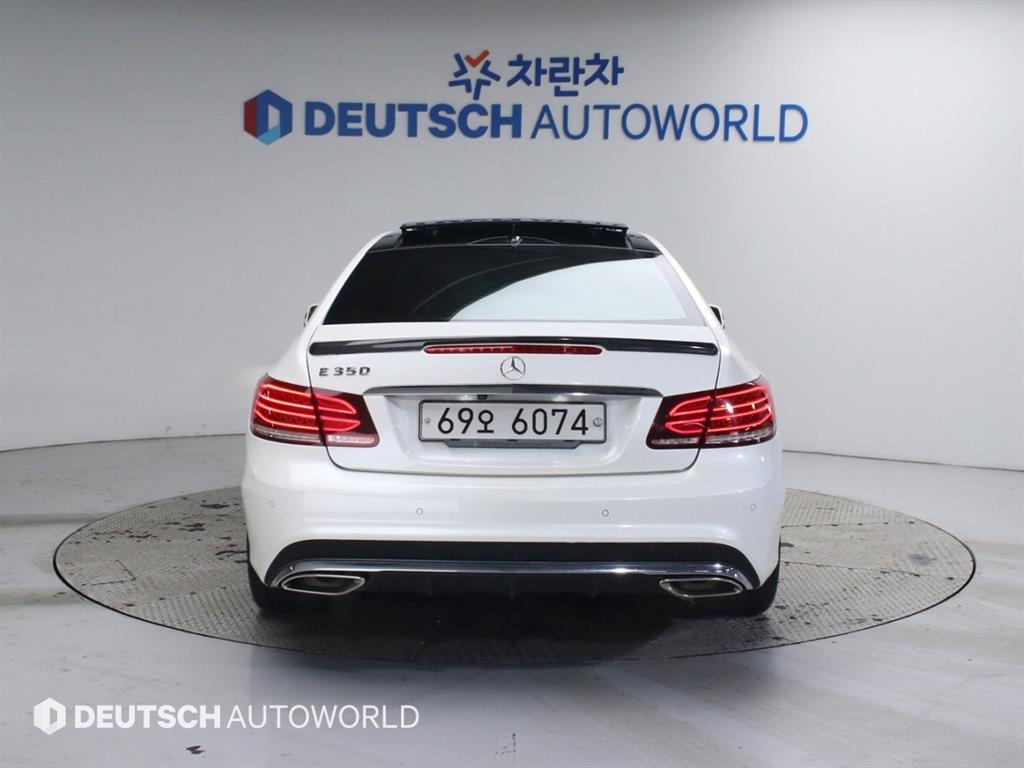 Mercedes Benz E class - Vista 4