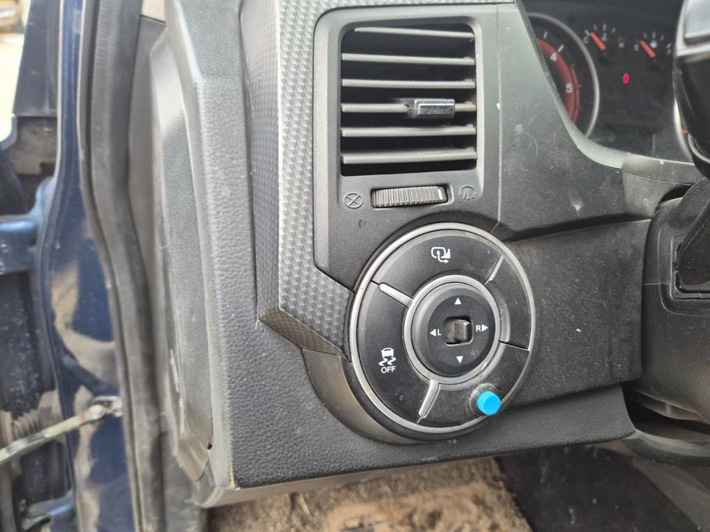 Ssangyong Korando 2015 Azul - Importación desde Corea - HF Imports Iquique - Foto 13