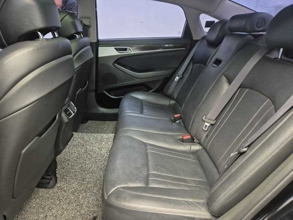 Genesis G80 - Vista 12